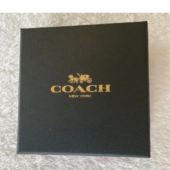 Coach CF984 Signature Stone Bow, C Logo & Circle Earring Set NWT - Picture 5 of 5